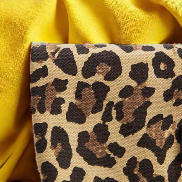 Gorgeous Clutch With Versatility Leopard Print Baggu - Picture 6 of 8